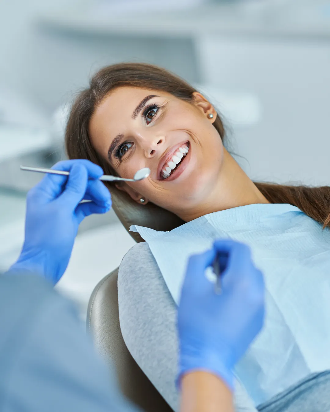 Paciente em atendimento com a Dra. Ane Elise, dentista em Bom Jesus da Lapa